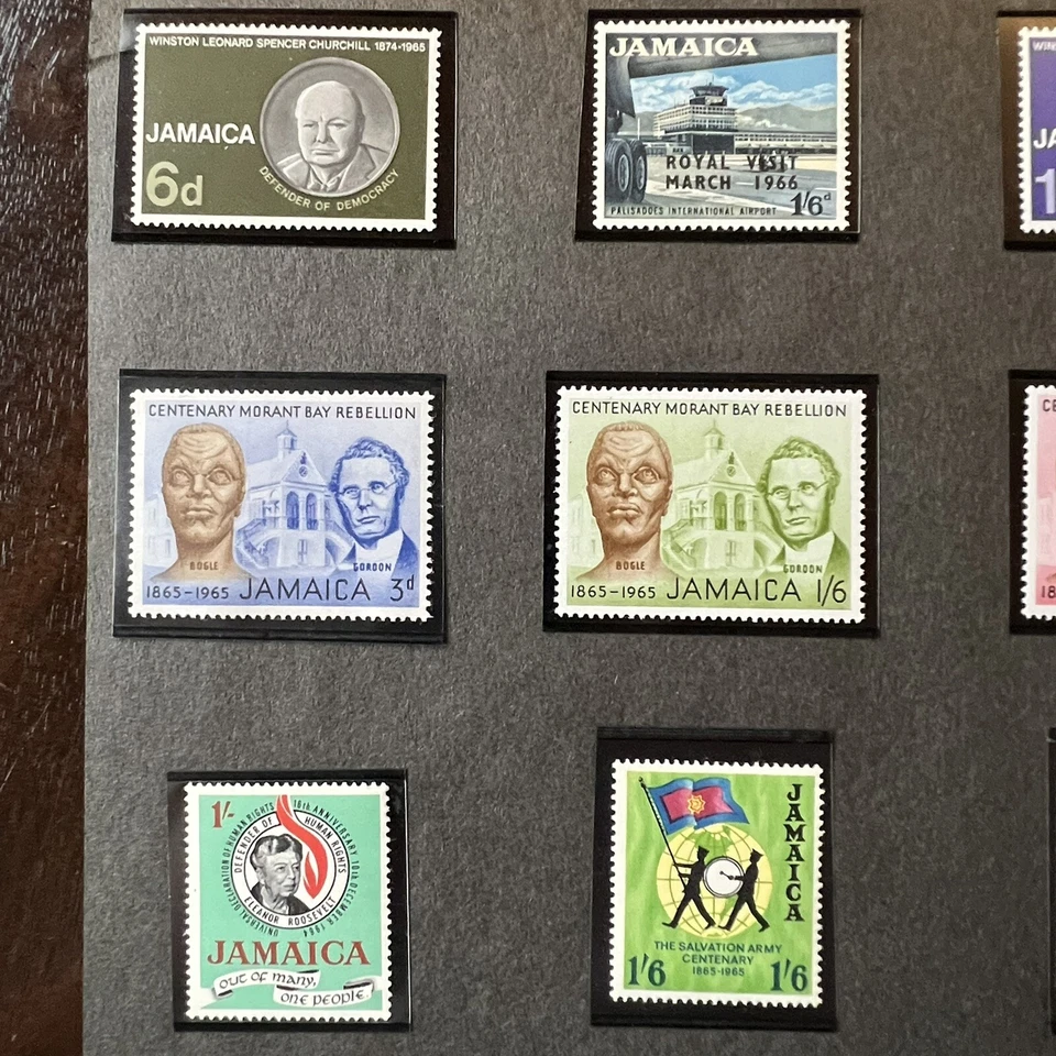 LOTE DE SELLOS JAMAICA COMO NUEVOS EN PÁGINA AMBOS LADOS EN PROTECTORES POST INDEPENDENCIA Foto 4 de 4