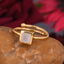 Amazing Handmade Rainbow Moonstone Gemstone Gold Plated Women Fashion Ring Jewel