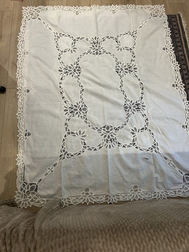 Vintage Linen Embroidered Tablecloth 66x 85” - Picture 3 of 10