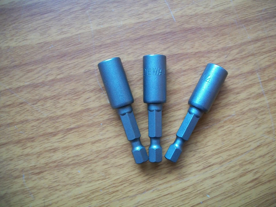 DeWALT 1/4" Magnetic Nut Setter 1-7/8" long DW2218C3, 16 Packs of 3 Bits=48 Bits - Image 2 of 2