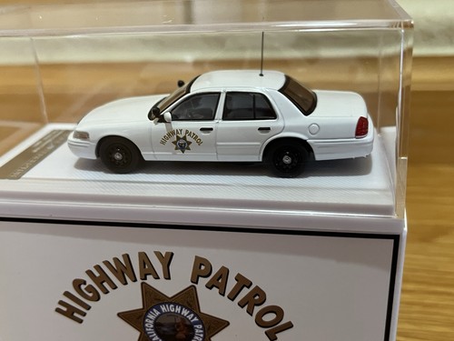 Rollin 1:64 California Highway Patrol Ford Crown Victoria Polar Bear CHP RTS NIB - Picture 4 of 19