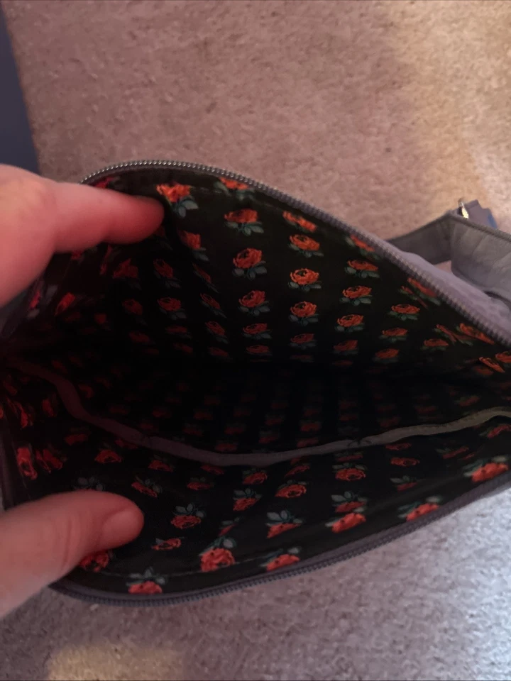 Bolso Bandolera Vera Bradley Microfibra Hipster Gris Carbono Nuevo con Etiquetas Foto 4 de 4