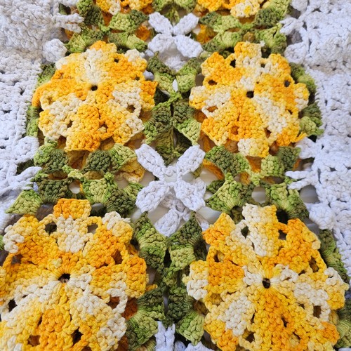 Vintage Crochet Table Runner Yellow Green Flowers 3D Relief 165 cm Long Boho - Picture 4 of 7