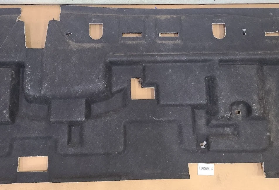 OEM 2013-2018 RAM 1500 2500 AISLAMIENTO DE PARED TRASERA ALFOMBRA REVESTIMIENTO CABINA TRASERA ALFOMBRAS Foto 4 de 4