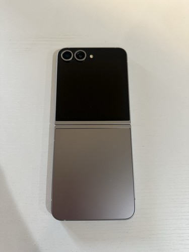 Samsung Galaxy Z Flip6 256GB (Unlocked) - EXCELLENT
