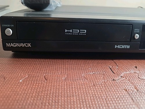 Magnavox MDR513H/F7 HDD & DVD Recorder With Remote - Picture 2 of 10