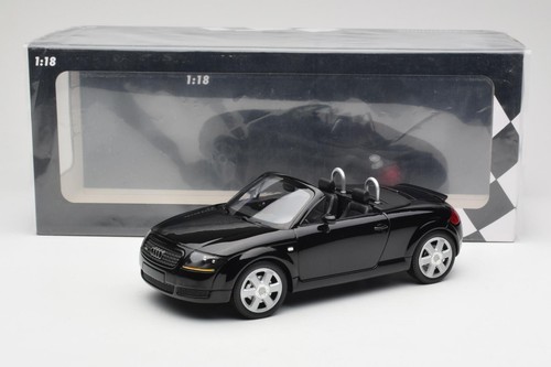 155017030 Audi TT 8N Roadster Black Metallic Minichamps 1/18 - Imagen 6 de 6