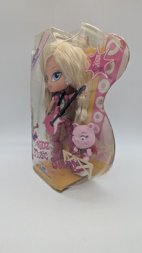 MGA Bratz Big Kidz Music Stars Doll Cloe with Clothing & Accessories 13" NIB - Picture 2 of 9