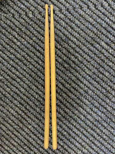 1 paio (2 pezzi) bacchette Vic Firth American Classic 5A punta legno vintage - Foto 3 di 3