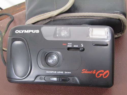 Olympus Shoot and Go 35 mm Film Camera Tested with case - Picture 2 of 8