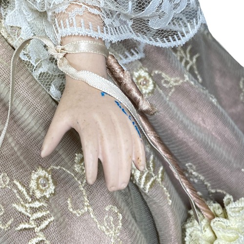 Show Stoppers Porcelain doll , 22 in, Suzette - Picture 3 of 6