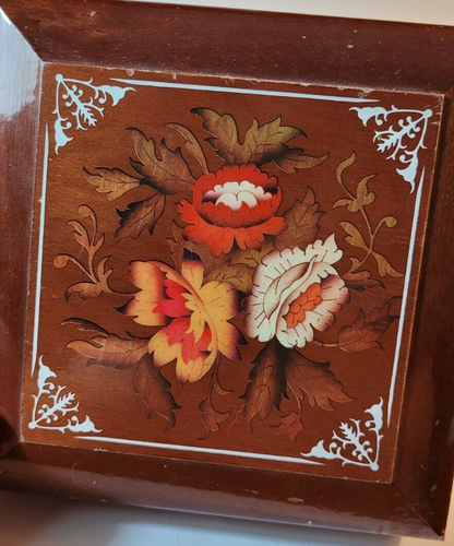 Vintage Lacquer Ware Wood Flower Pattern Jewelry Box with Mirror 2.75 x 7'' - Picture 8 of 8