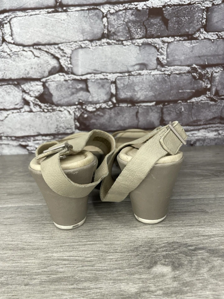 Sandalias de cuña TSUBO de charol suave topo con correa en el tobillo para mujer 8,5 M EE. UU./39,5 UE Foto 4 de 4