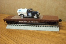 Lionel Flatcar with 1938 Ford Milk Truck #6-17529