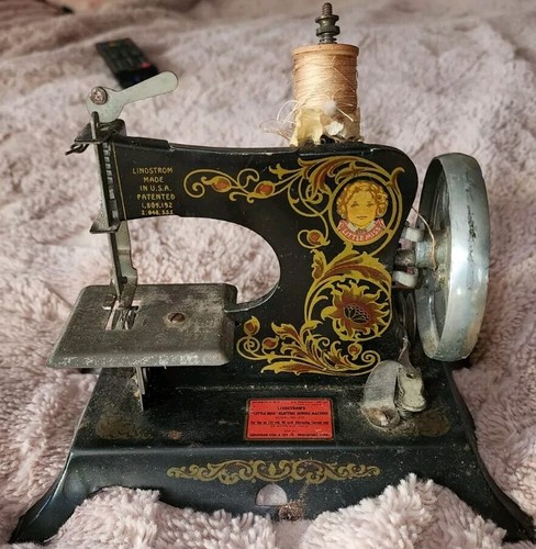 Antique Toy Sewing Machine  Rare Electrified LITTLE Miss - Picture 1 of 6