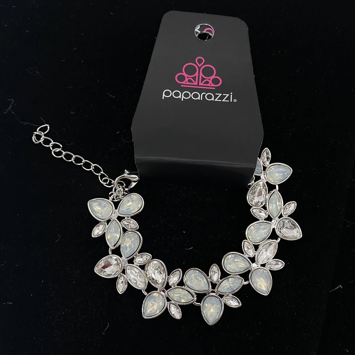 Paparazzi Fashion Jewelry Ice Garden White Adjustable Bracelet