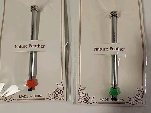 Lot Of 2 White Feather Decorated Ballpoint Pens - 0.5mm Writing-Black Ink - Picture 4 of 4