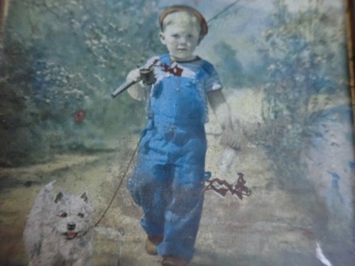 VTG BISCUIT TIN: A BOY AND HIS DOG. "THE OPTIMIST." 8" x 6" x 2". RARE FIND - Picture 3 of 15