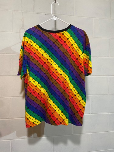 UGG UNISEX Logo U Toni Pride Rainbow Oversized Tee for Everyone Colorful Casual - Picture 8 of 12