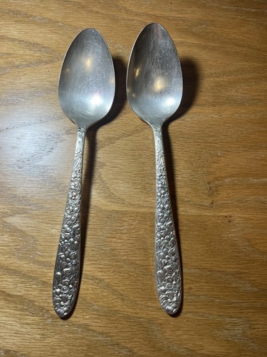 Lote de 2 cucharas para servir vintage National Silver Co AA placa de plata Narciso de 8" - Imagen 1 de 7