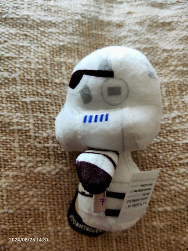 Hallmark Itty Bittys - STORMTROOPER (Star Wars) - Stuffed Plush Toy. - Picture 4 of 5