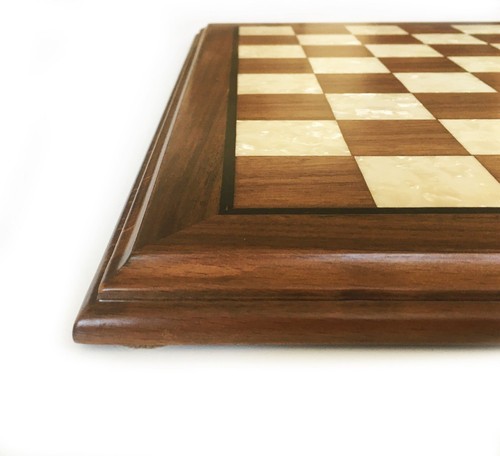 Massive Wood Walnut Chess Board 40x40cm (15.7"x15.7") - Picture 6 of 9