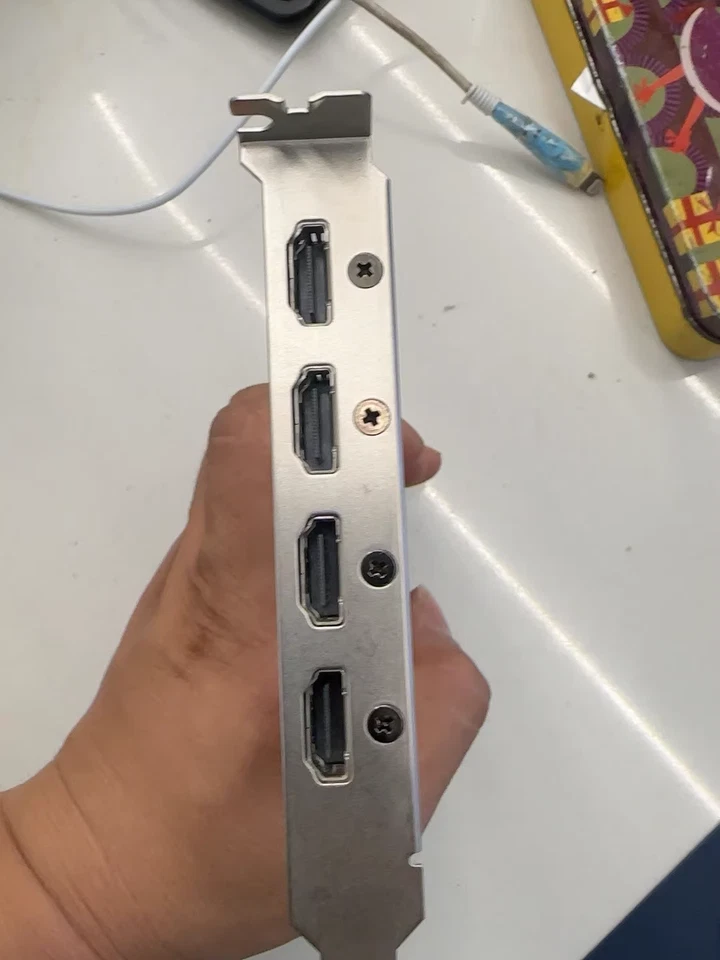 Tarjeta gráfica GPU ASUS NVIDIA GeForce GT 710 2GB GDDR5 PCI Express 2.0 Foto 3 de 4