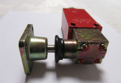 BERNSTEIN CLASSIC GC-U1-VT-90-GR 612-1100-555 LIMIT SWITCH UNUSED - Picture 12 of 12