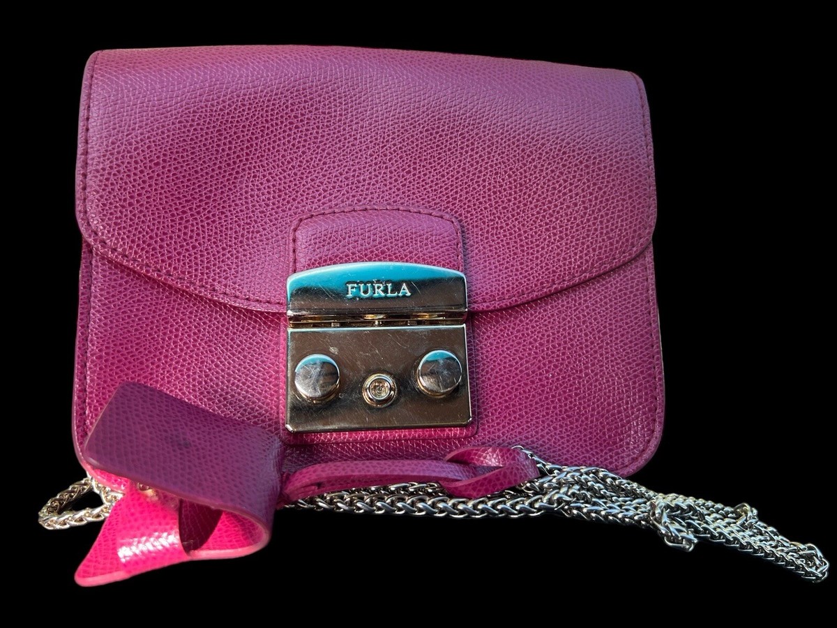バラ売り可 FRANK151 CHAPTER 14 19 28 FUTURA Ozark Trail 2 L Crossbody - Fuchsia Burst - 2L Capacity