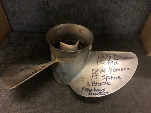 OEM Yamaha 15 Pitch 15 1/4 Diameter Prop 15 1/4 X 15P Stainless Steel 3 blades - Afbeelding 4 van 8
