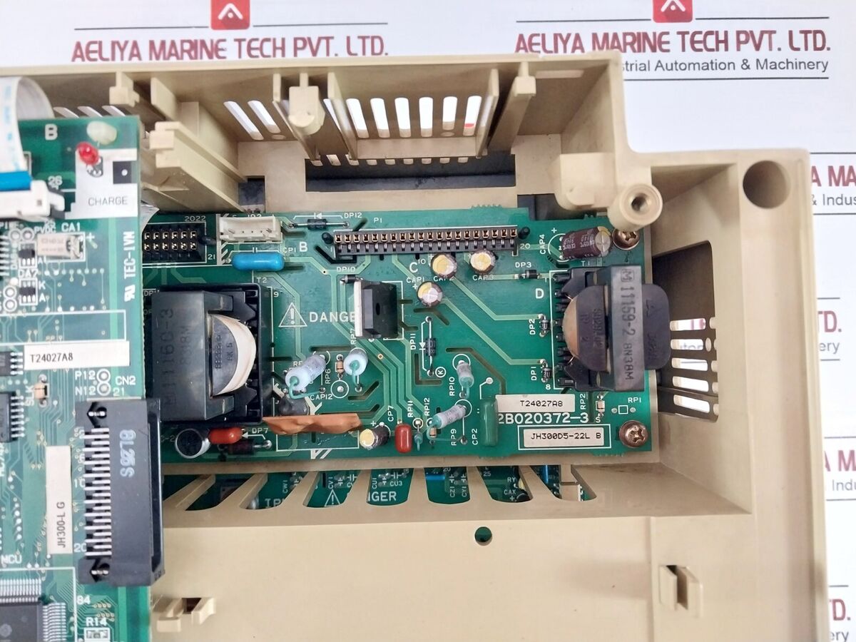 Hitachi JH300 3 Phase IGBT Inverter J300-110L3 924CT24027A8 Hitachi JH300 3 Phase IGBT Inverter J300-110L3 924CT24027A8
