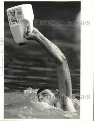 1990 Press Photo Green Lakes Lifeguard Team Member Mark Bender Swimming in Race