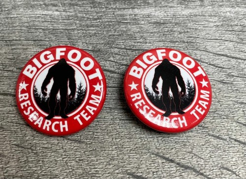 Bigfoot Yeti & Sasquatch Howler Call, 5 Decals, 1 Magnet & 2 Pins Pro-Staff Kit - Picture 9 of 12