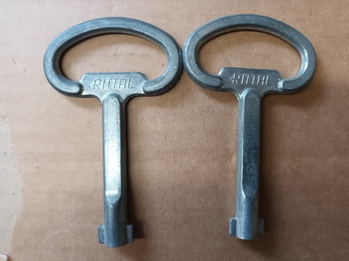 2 x Rittal Doppelbart Nr.5 Schaltschrankschlüssel