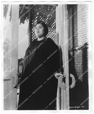 o20844 1961 orig photo Hawaiian actress Moki Hana portrait film The Devil at 4 O