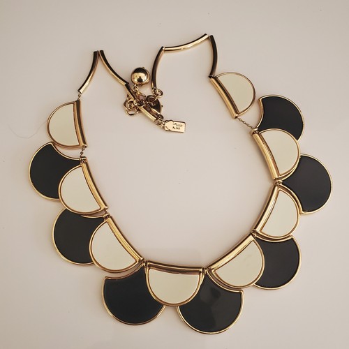 Kate Spade Sweetheart Scallops Statement Necklace Gold Plated Black & Cream - Picture 2 of 4