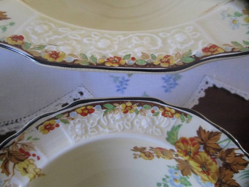 VINTAGE MYOTT 6 PIECE DESSERT SET IN AN AUTUMN PATTERN. - Picture 8 of 10