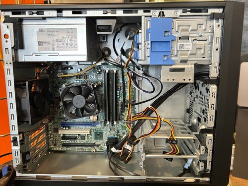 Dell Poweredge T30 Xeon E3-1225v5 16GB RAM - Picture 3 of 3