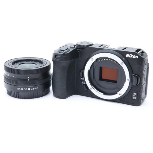 Nikon Z30 + NIKKOR Z DX Objektiv 16–50 mm f/3,5–6,3 VR Kit #174