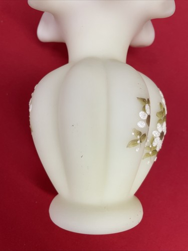 Fenton Vintage Custard Glass Ruffled Rim, Melon Shaped Hand Painted/Signed Vase - Picture 6 of 6