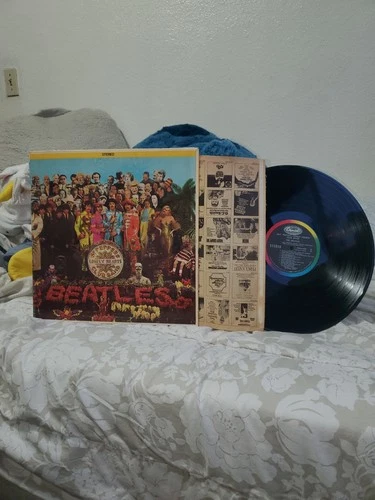The Beatles  STG. PEPPERS  LONELY HEARTS  CLUB BAND  cal# Smas-2653 12" LTD VINY
