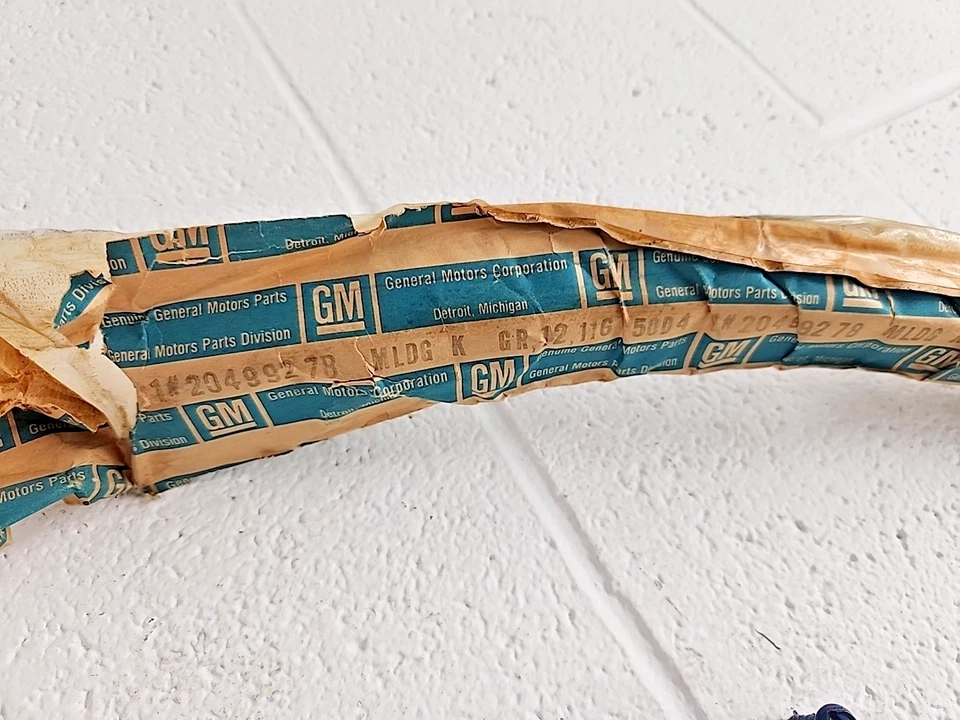 Novo OEM GM roda traseira destro acabamento de poço 20499278 1984-1989 Chevrolet Celebrity (SR13) - Imagem 2 de 4