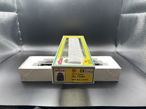 ATLAS HO Gauge RS-11 Diesel No. 7095 NEW YORK CENTRAL PWR Locomotive Black #8000 - Picture 2 of 9
