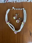 Vintage 1950s Japan Milk Glass flower Choker Necklace screw-back earrings