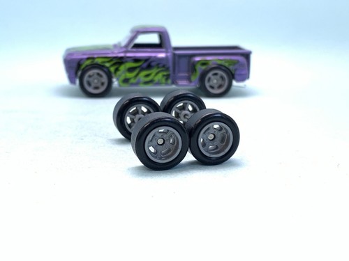 R446 Hotwheels 1/64 Real Riders # Slotted Grey 12mm, lange Gummiräder - Bild 1 von 4
