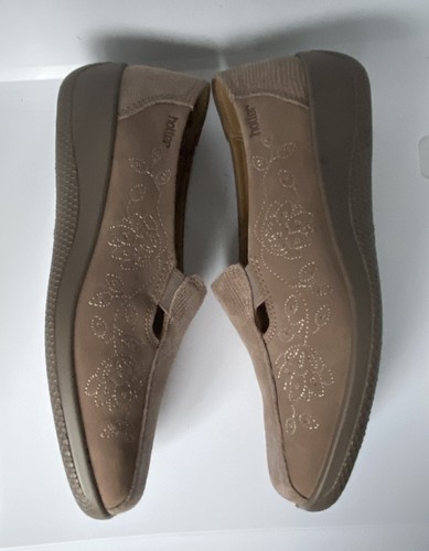 Ladies biege suede shoes by Hotter - UK size 4 - new but without the box - Picture 2 of 3