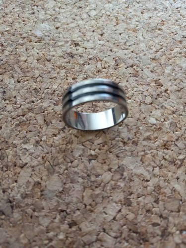STAINLESS STEEL FASHION RING SIZE 8.5 (23) - Picture 2 of 4
