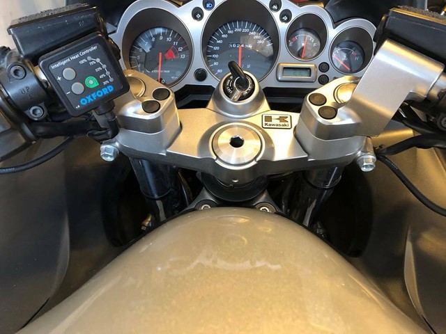 Kawasaki ZZR1200 Handle Bar Riser Kit All Years 32mm Rise MANUFACTURED IN THE UK Kawasaki ZZR1200 Handle Bar Riser Kit All Years 32mm Rise MANUFACTURED IN THE UK