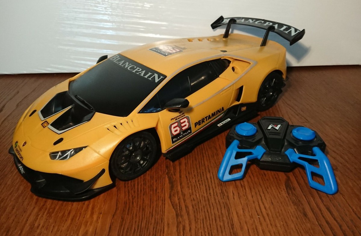 Nikko Radio Control Lamborghini Huracan 16 Car Yellow With RC Remote