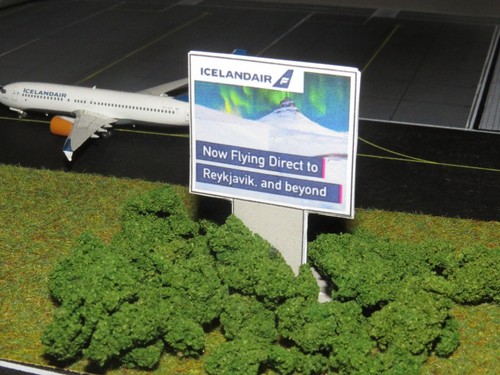 Model Airport Billboard Sign Posts Customisable 1:400 / 1:500 Scale - 5 Pack - Picture 7 of 9